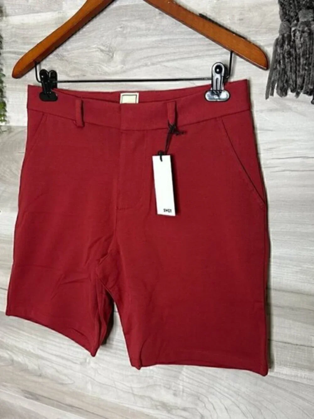 Swet Tailor Mens Red Wine 8 Inch Inseam Everyday Chino Shorts